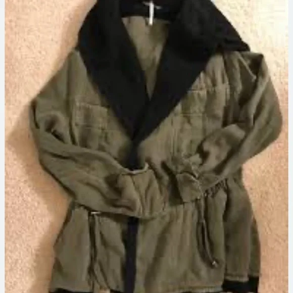 💚 Free People Slouchy Utility Jacket. Army Green w/ Black Accents & hood. XS 💚 - Picture 8 of 15